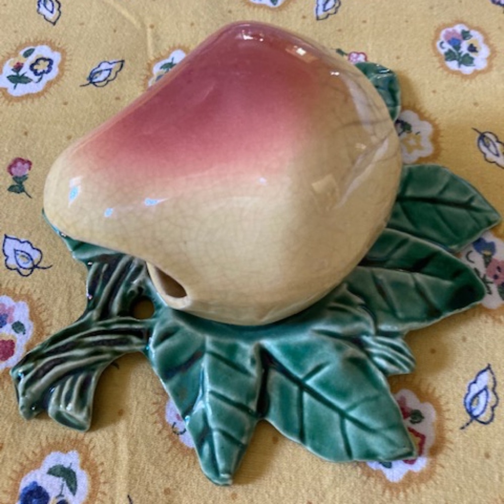 Vintage "Pear" Wall Pocket - Picture 8 of 12